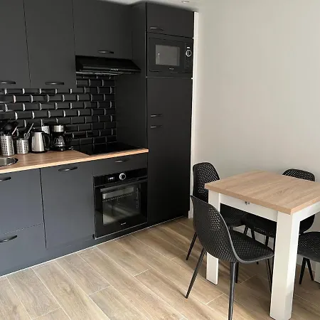 Vernier Apartment *